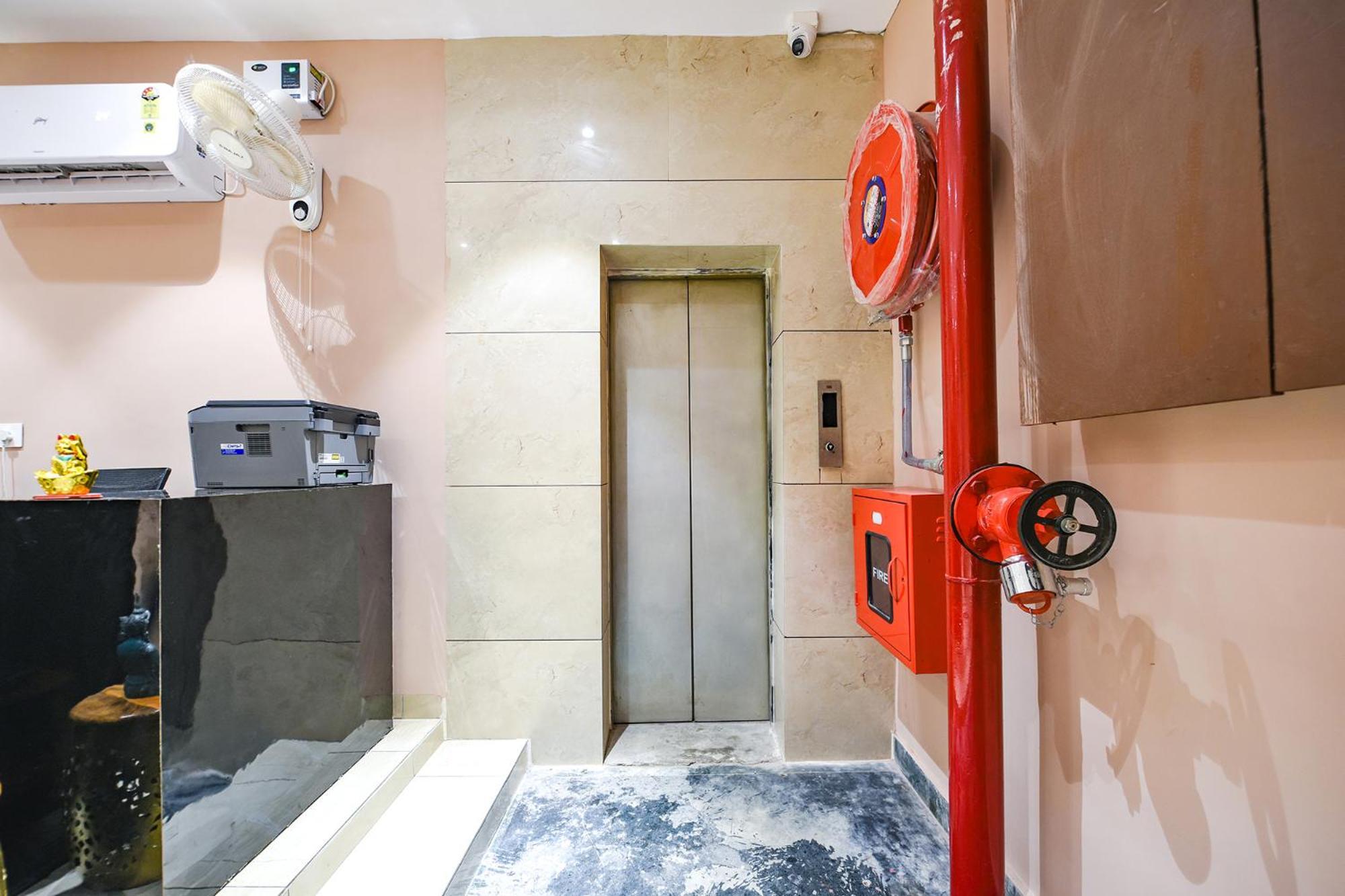 Fabhotel Supreme Suites Ludhiana Exterior foto